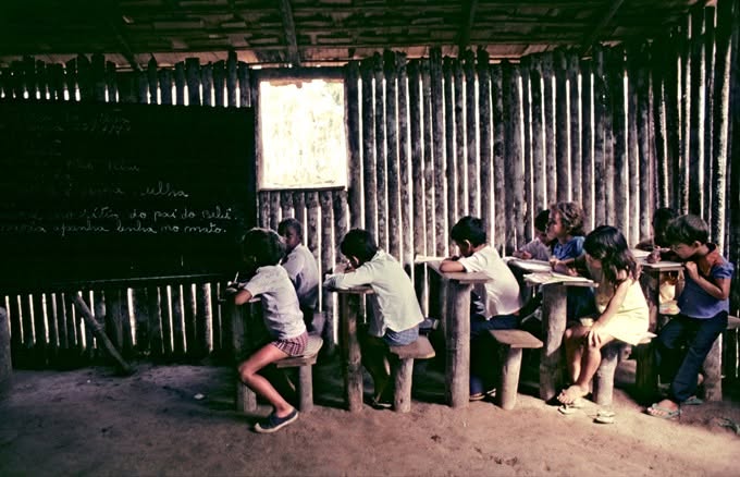 A primeira escola de Rolim de Moura. Fotografia de Marcos Santilli©1978..jpg