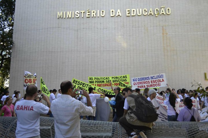 Manifestação Brasília 2011 - Mov Surdo Nacional (22).jpg