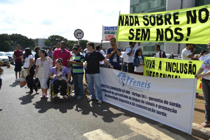 Manifestação Brasília 2011 - Mov Surdo Nacional (40).jpg
