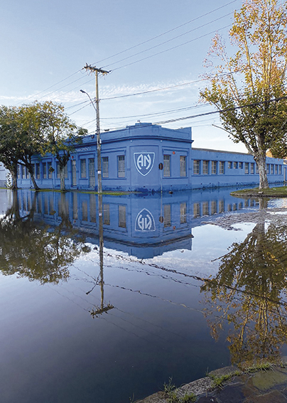 RETRATOS DE UM ADEUS SILENCIOSO - Thaísa Freitas.jpeg