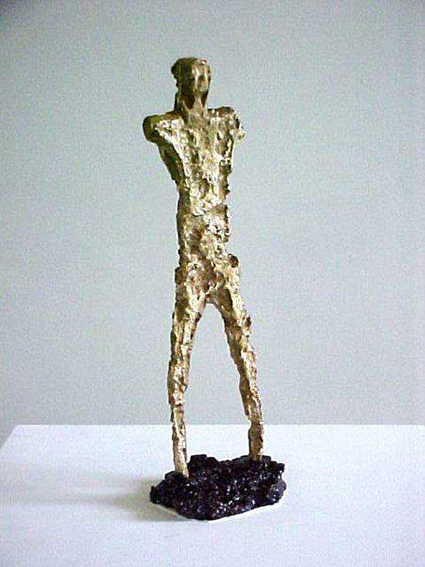 2004 - Figura - escultura em bronze.jpg
