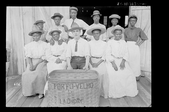 626 - Negras_Barbadianas_e_Norte-Americano_da_Lavanderia_a_Vapor,_em_Porto_Velho_-_,_Acervo_do_Museu_Paulista_da_USP.jpg