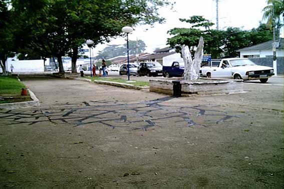 Inventario das Sombras - Praça da Aluízio Ferreira 04 - Porto Velho - 2004.jpg