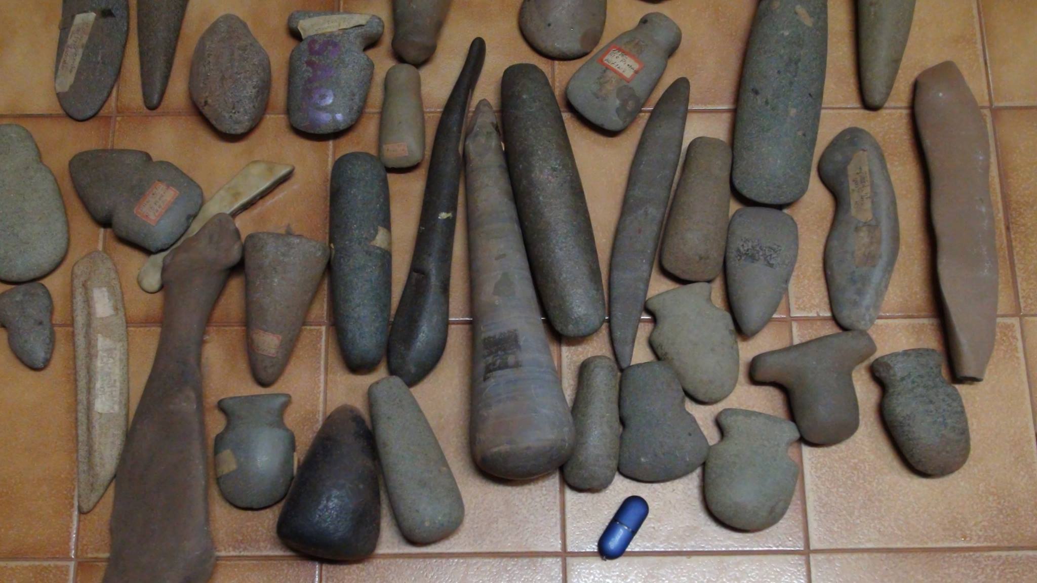 Foto Joaquim Cunha - Artefatos Liticos Pimenta Bueno.jpg