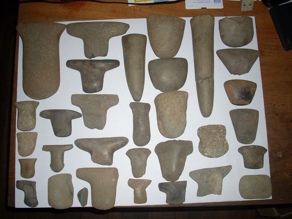 Foto Joaquim Cunha - artefatos líticos - Mirante da Serra.jpg