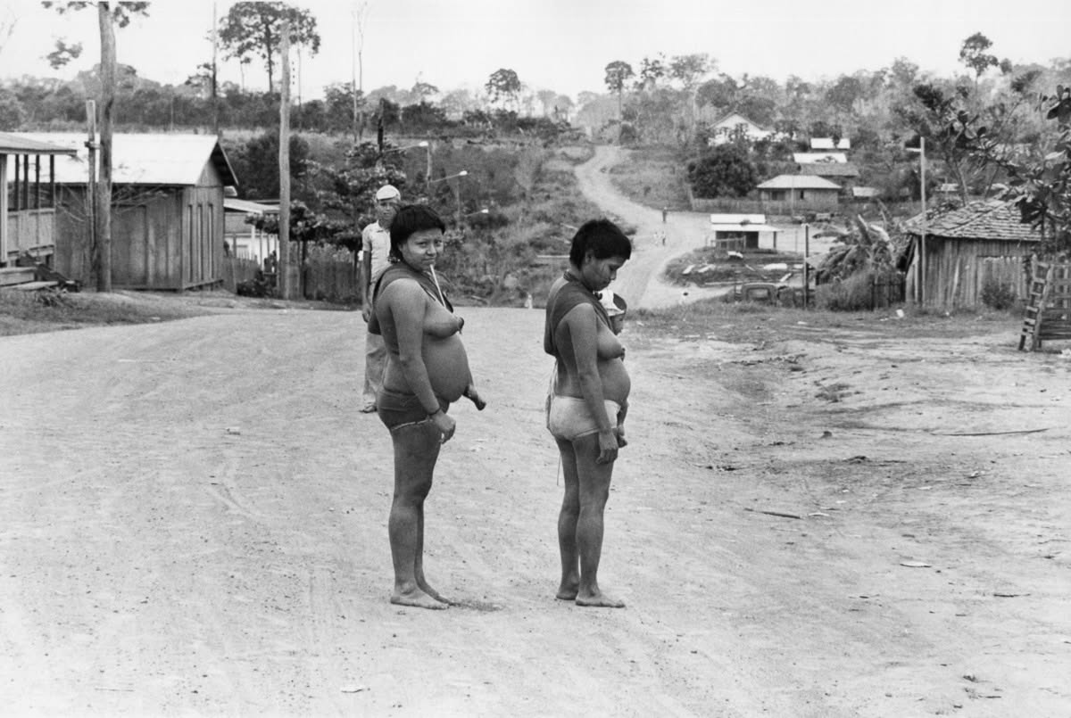 Mulheres Suruí Paiter -  Espigão d_Oeste 1977.jpg