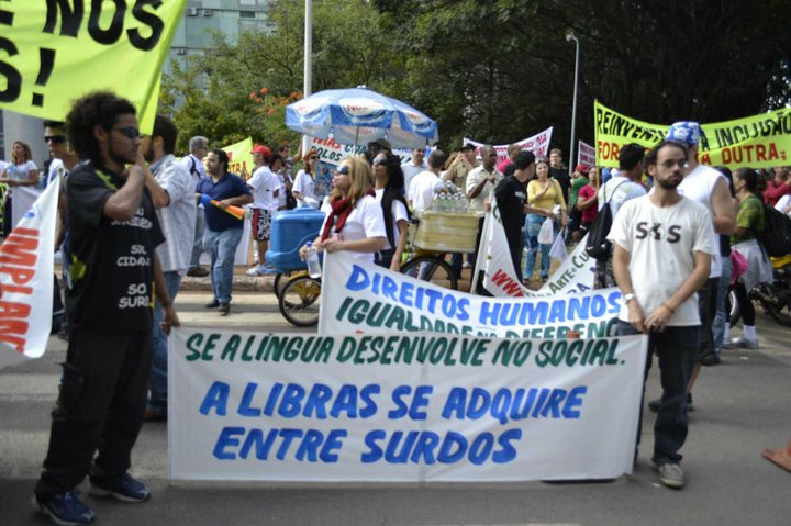 Manifestação Brasília 2011 - Mov Surdo Nacional (7).jpg
