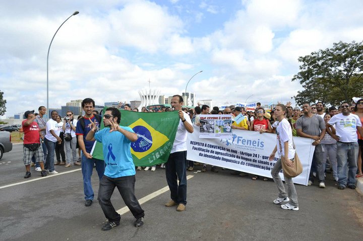 Manifestação Brasília 2011 - Mov Surdo Nacional (30).jpg