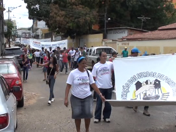 Manifestação da comunidade surda na rua em Porto Velho-RO.jpg
