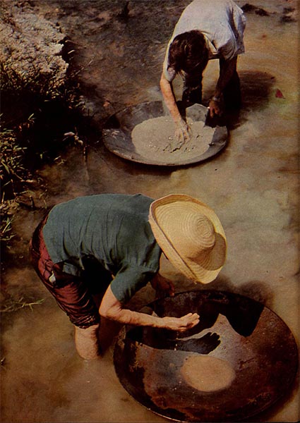 Revista Manchete 1971 - bateando.jpg