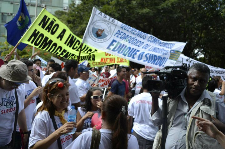 Manifestação Brasília 2011 - Mov Surdo Nacional (34).jpg