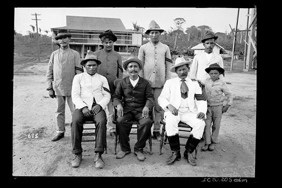 695 - Grupo_de_Homens_e_Menino_Anônimo_-_,_Acervo_do_Museu_Paulista_da_USP.jpg