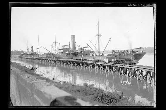 974 - Navios_Cargueiros_Atracados_no_Cais_de_Porto_Velho_-_,_Acervo_do_Museu_Paulista_da_USP.jpg