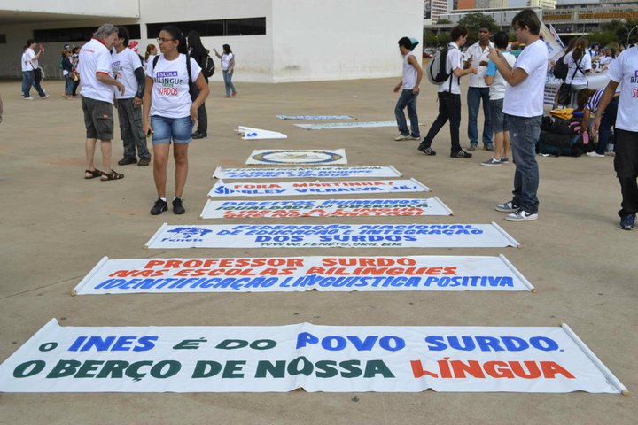 Manifestação Brasília 2011 - Mov Surdo Nacional (19).jpg