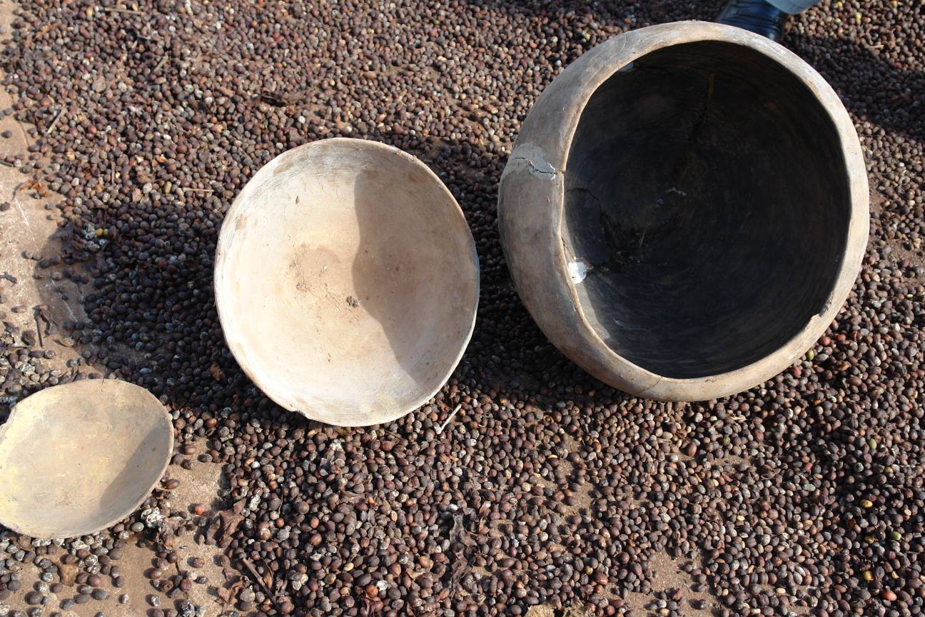 Foto Joaquim Cunha - vasos cerâmicos - Alto Alegre dos Parecis.jpg