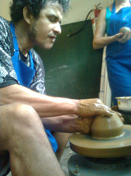 2010 - Aprendendo o ofício com a profª e ceramista Flávia Santoro (2).jpg