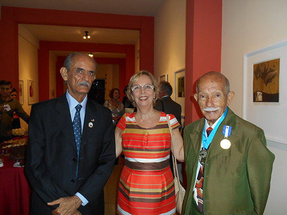 35 - ladeada por Ciro Pinheiro à esq.e Euro Tourinho.JPG