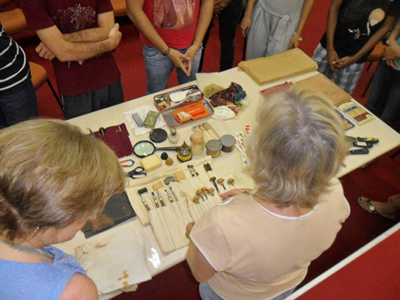 10 - explicando o uso das goivas, ferramentas com corte direto no metal.jpg