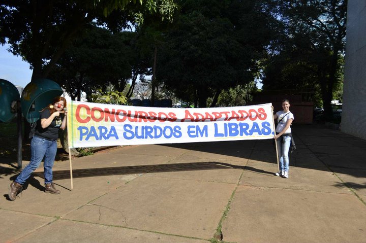 Manifestação Brasília 2011 - Mov Surdo Nacional (3).jpg