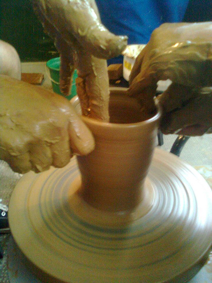 2010 - Aprendendo o ofício com a profª e ceramista Flávia Santoro (4).jpg