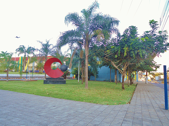 6 - em frente a catedral de PVH.JPG